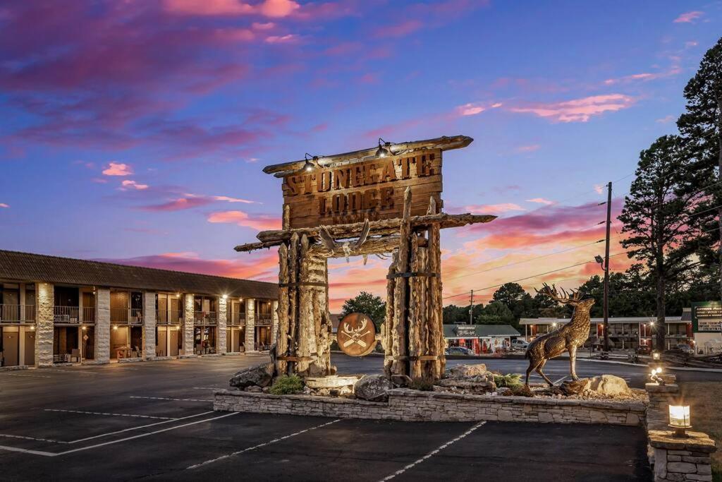 Stonegate Lodge Fire Pit 50In Tv Salt Water Pool Fast Wi-Fi Room #301 Юрика Спрингс Экстерьер фото